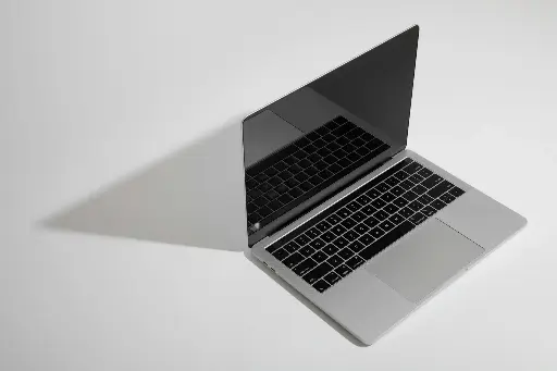 Laptop: Lenovo Yoga370
